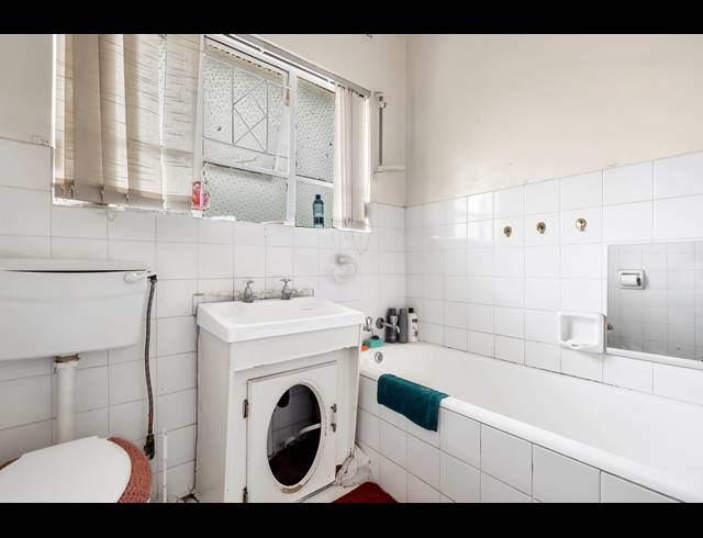 2 BEDROOM APARTMENT FOR SALE IN WINDSOR EAST